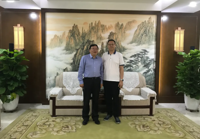 �Ƿ�����ҽҩ���³���͢��һ�и������پ�������ҩ���콻��