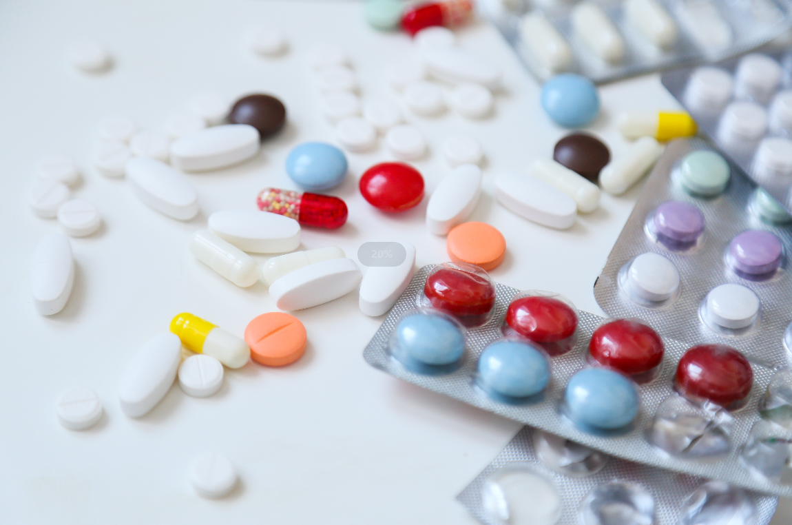 �̻�|1���ȳ�40����ҩ���й����У�������������֢�������Լ�����ҩ����Ҿ�����