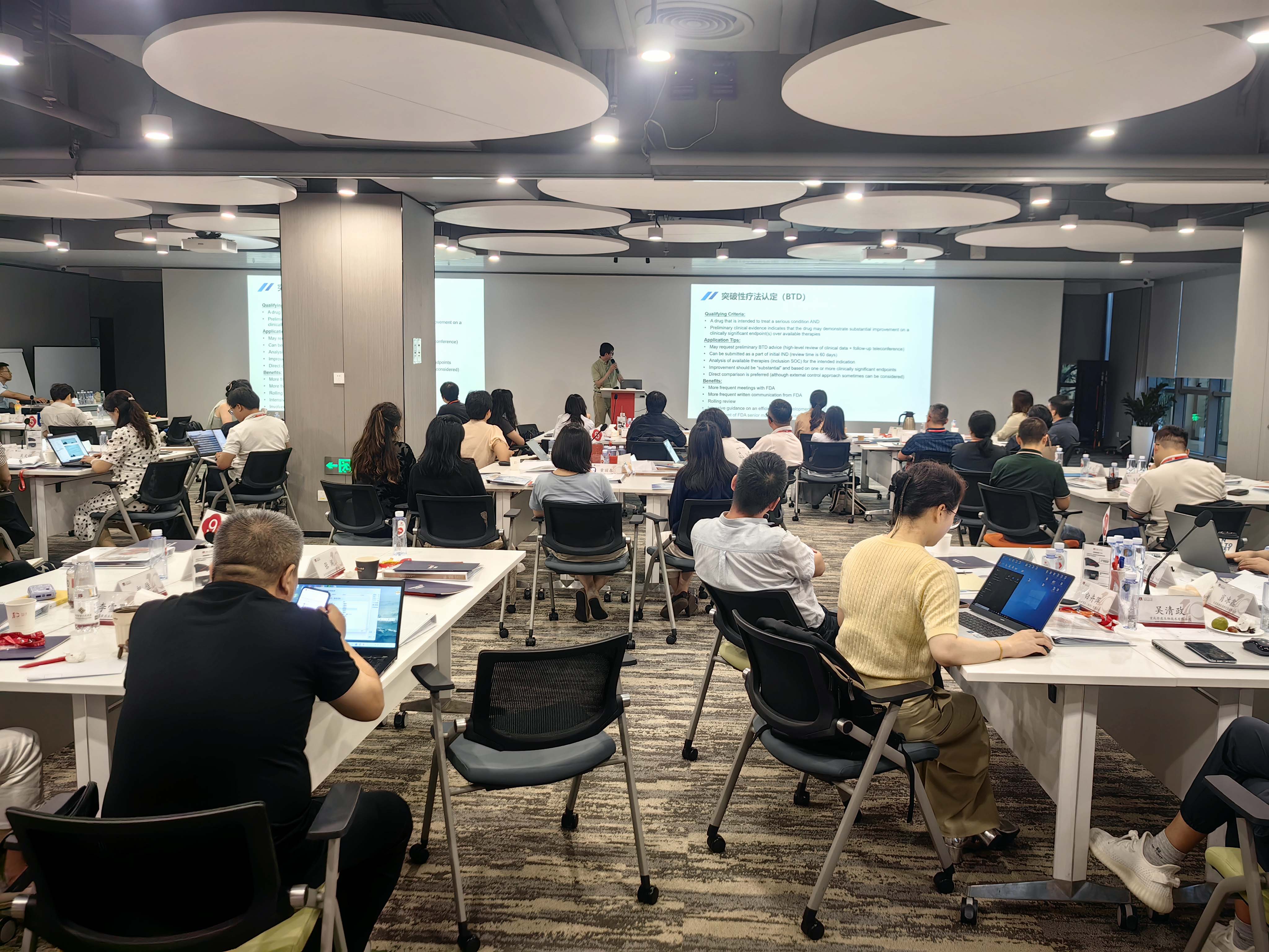 �����������������������������ϯ�������������������Ƿ�������ҩ˵����ҩɳ������վ˳����У�